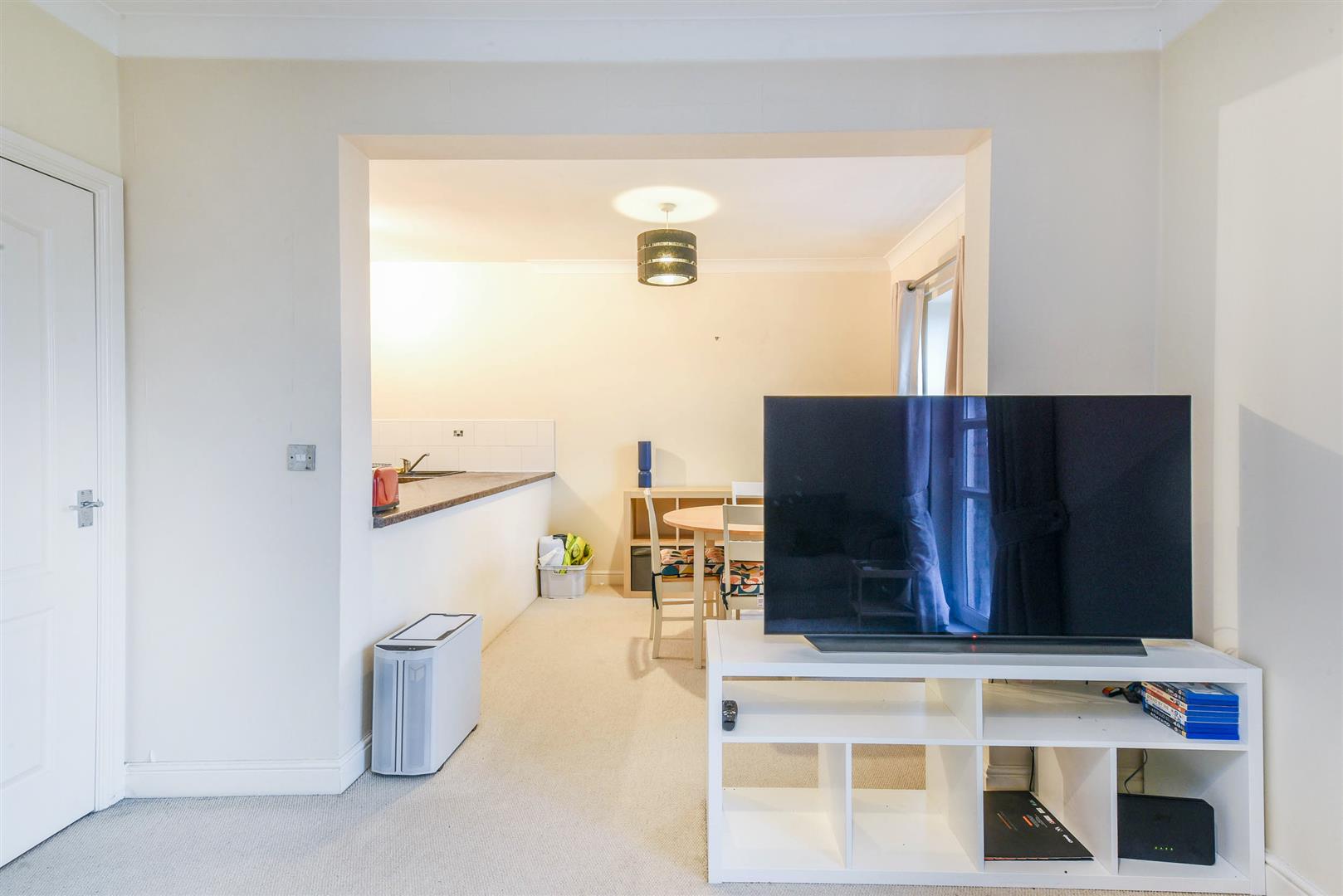 2 bed property in Dorchester Avenue, Walton-Le-Dale